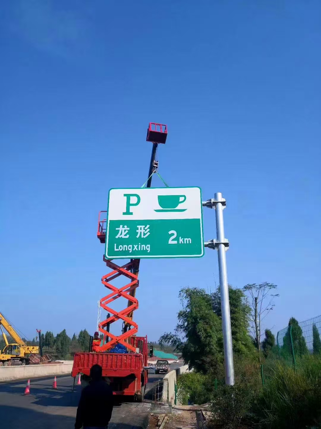 佛山市交通标志杆指路牌 - 价格